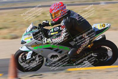 media/Oct-08-2022-SoCal Trackdays (Sat) [[1fc3beec89]]/Turn 9 Inside (10am)/